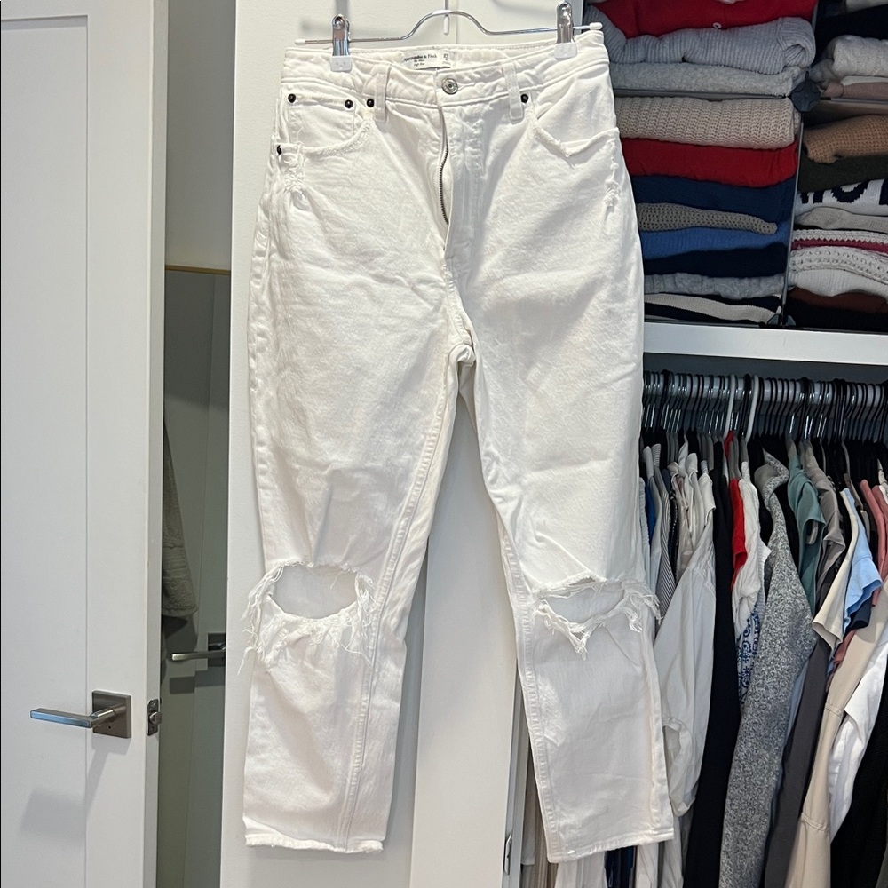 Abercrombie & Fitch women’s distressed White Jeans